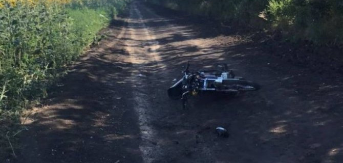 Мотоциклист без прав пострадал в ДТП в Ростовской области