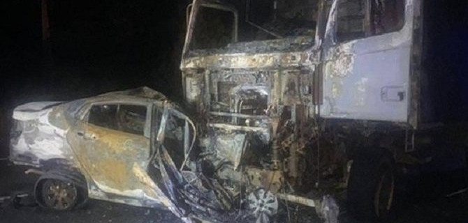 Водитель иномарки погиб в ДТП с грузовиком в Ростовской области