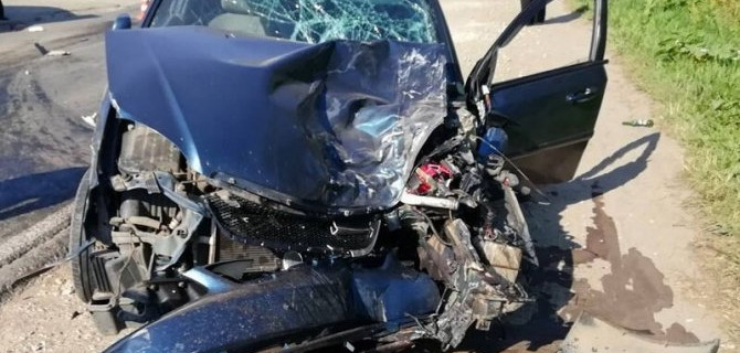 В ДТП с перевертышем в Садаковском пострадали два человека