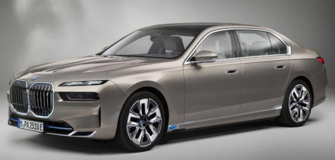 На «Нюрбургринге» появился электрический седан BMW i7