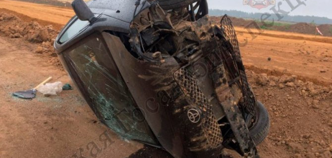 Женщина пострадала при опрокидывании машины в Тульской области