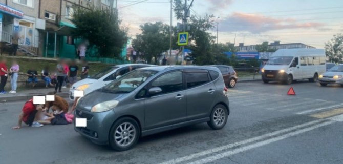 Во Владивостоке женщина за рулем автомобиля сбила ребенка на переходе