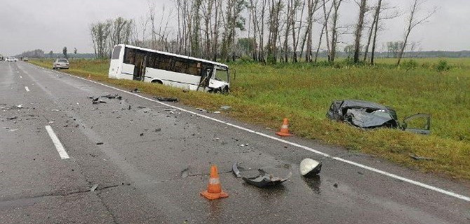 Смертельное ДТП с автобусом и легковушкой произошло в Красноярском крае