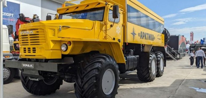 УралАЗ представил новый вахтовый автобус, способный работать при экстремальных температурах