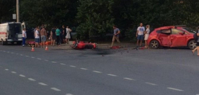 Мотоциклист пострадал в ДТП в Ростове