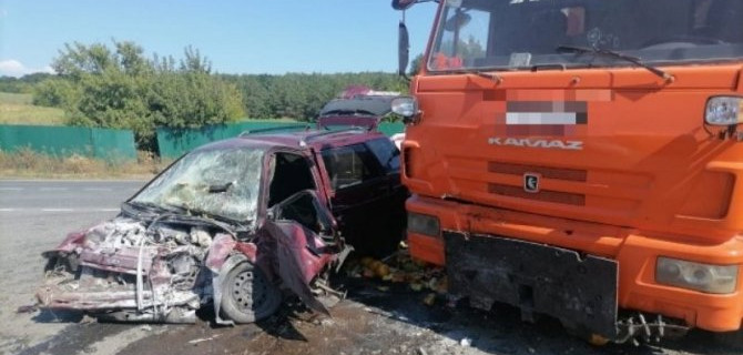 Водитель ВАЗа умер после ДТП под Вольском