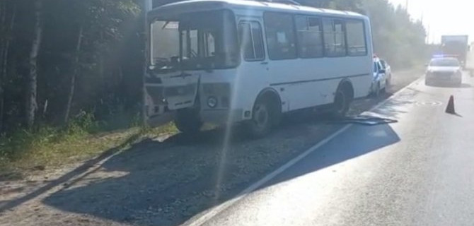 Девять человек пострадали в ДТП с автобусом в Нижегородской области