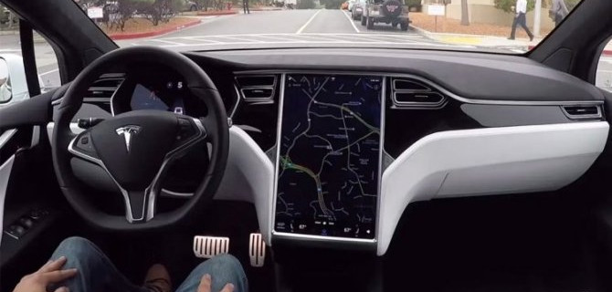 Автопилоты фирмы Tesla ежедневно предотвращают около 40 аварий