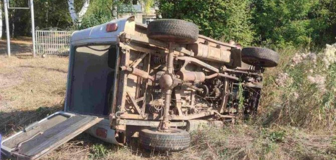 В Кировской области при опрокидывании УАЗа погиб пассажир