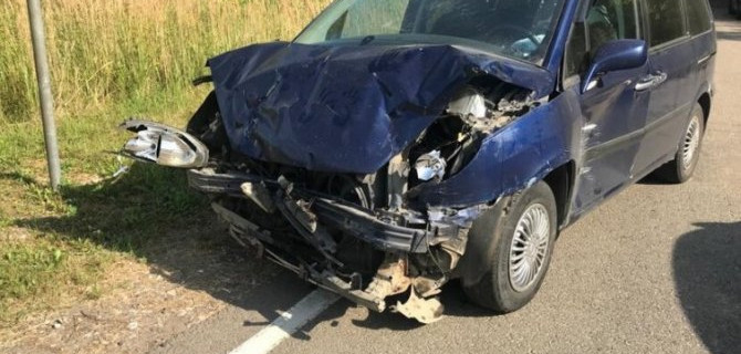 Женщина за рулем иномарки пострадала в ДТП под Смоленском