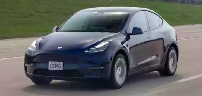 Электромобили Tesla смогут подключаться к спутникам связи Starlink нового поколения