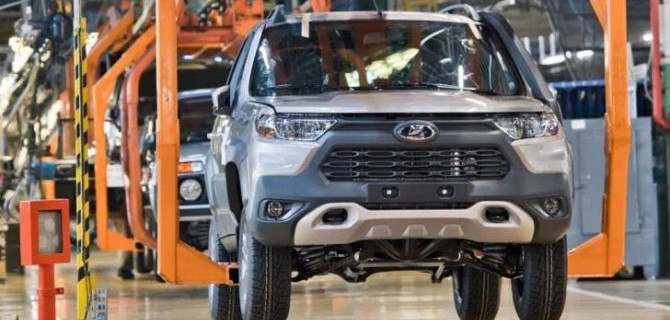 «АвтоВАЗ» объявил цены на упрощённый внедорожник Lada Niva Travel