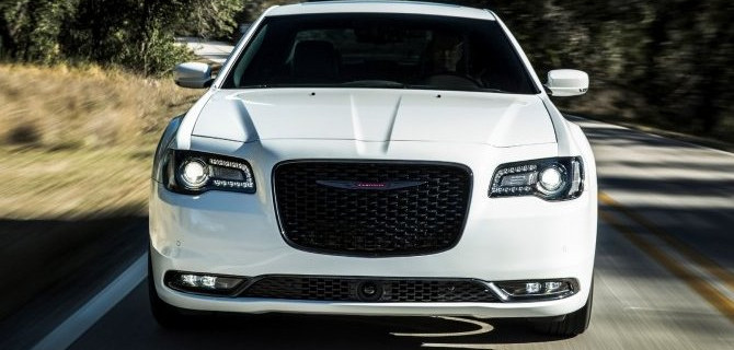 Представлен обновлённый седан Chrysler 300