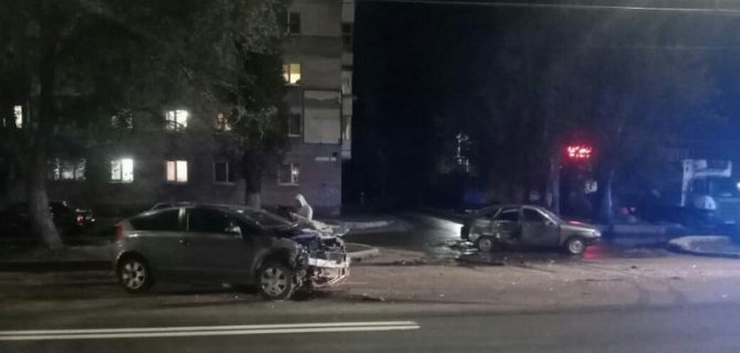 В Саратове водитель сбежал с места ДТП, бросив раненого пассажира