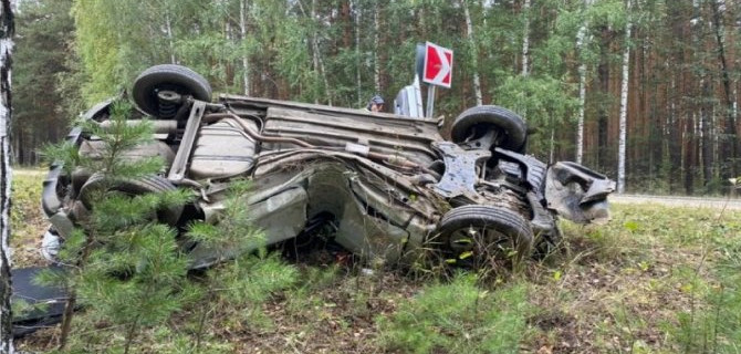 В Челябинской области иномарка врезалась в дерево – водитель погиб