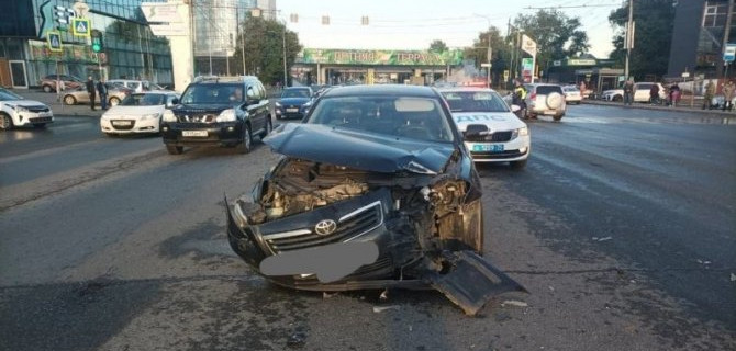 В Челябинске в массовом ДТП пострадал мужчина