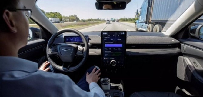 В Ford Motor Co. усовершенствовали фирменную систему помощи водителю