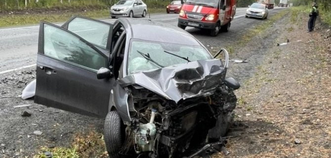 Водитель легковушки погиб в ДТП с фурой в Челябинской области