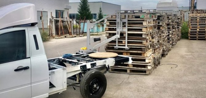 В Тольятти представили новый пикап с манипулятором