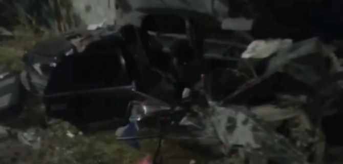 В Иркутской области иномарка врезалась в забор – погибла женщина