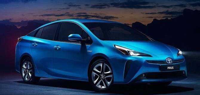 Гибридомобиль Toyota Prius готовится к смене поколения