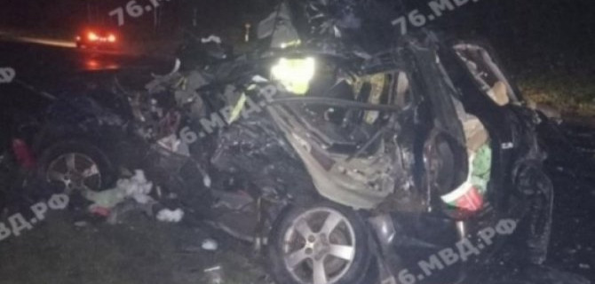 Семья с двумя детьми погибла в ДТП в Ярославской области