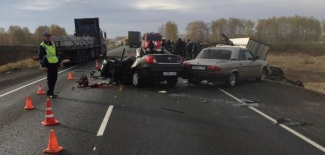 Четыре человека погибли в ДТП в Омской области