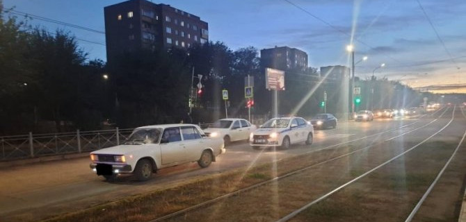 В Орске ВАЗ сбил 6-летнюю девочку на переходе