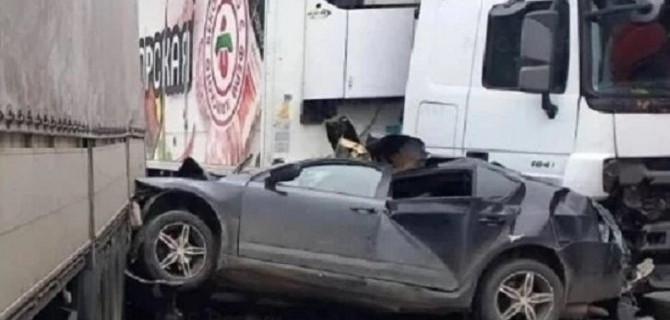 Водитель чудом избежал увечий в ДТП с фурами в Калужской области