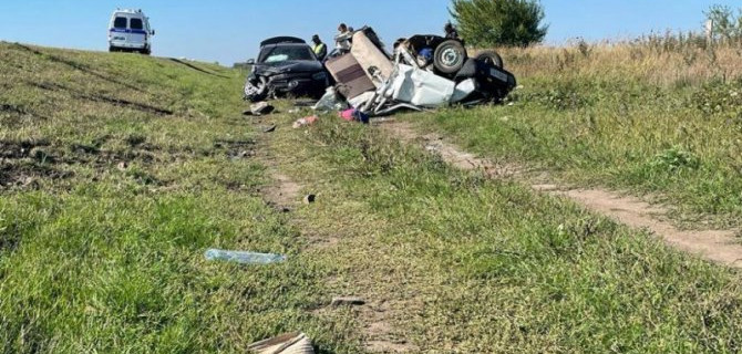 Водитель «Оки» погиб в ДТП в Ростовской области