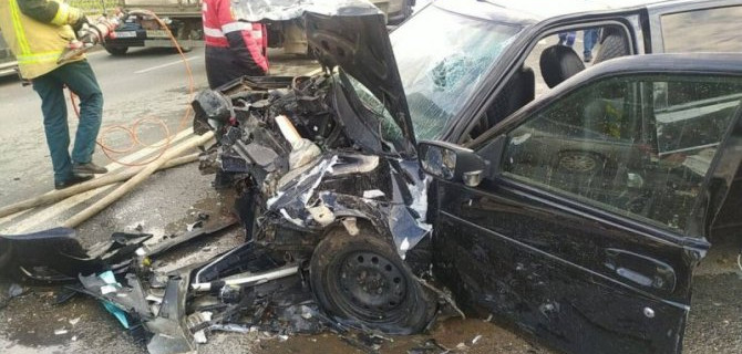 В ДТП с двумя «Приорами» в Саратове пострадали три человека