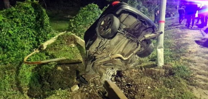 В Геленджике автомобиль врезался в столб – водитель погиб