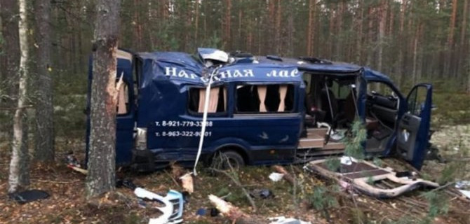 В ДТП с маршруткой в Ленобласти погиб человек