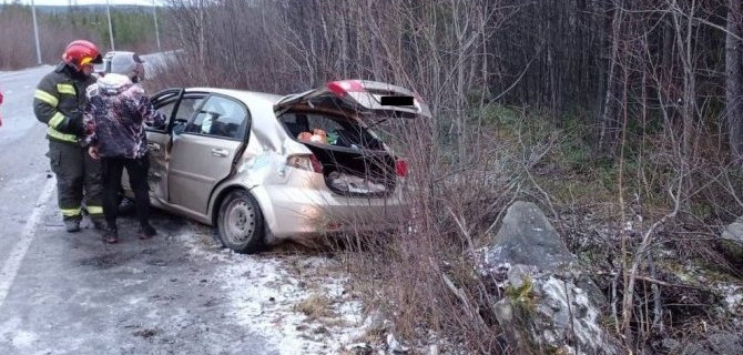 Два человека пострадали в ДТП в Мурманской области