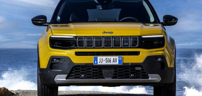 Новый кроссовер Jeep Avenger получил бензиновую модификацию