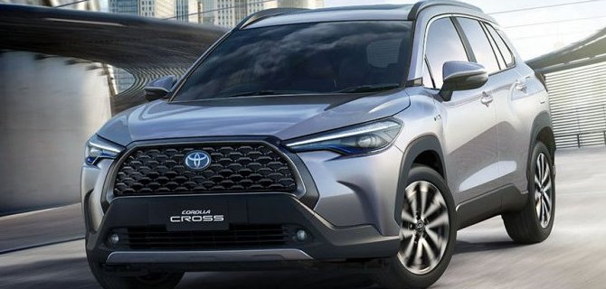 Параллельный импорт: в России появился паркетник Toyota Corolla Cross