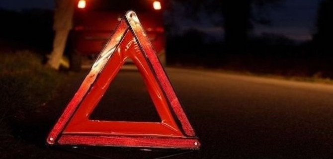 В лобовом столкновении «Лэнд Ровера» и грузовика в Симферополе погибли два человека