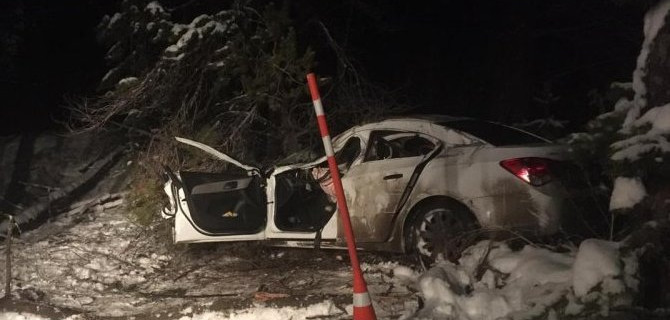 В ДТП с участием большегруза под Тюменью пострадала мать и двое детей