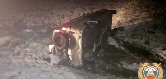 В Башкирии "Лада" оказалась в кювете после столкновения с грузовиком, водитель погиб