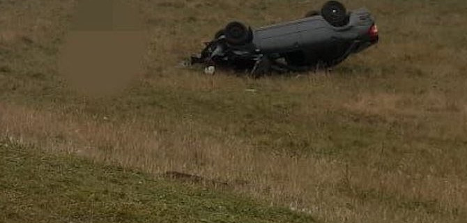 На Ставрополье «Лада» вылетела с трассы и несколько раз перевернулась. Водитель и пассажир погибли