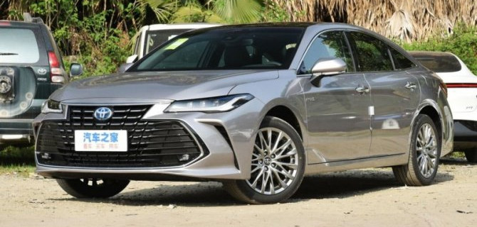 Параллельный импорт: российские дилеры Toyota продолжают удивлять новинками