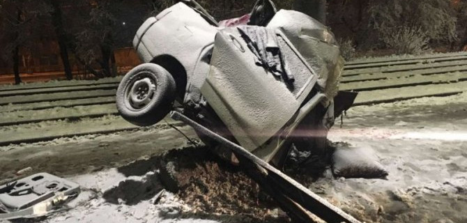 Юный водитель и две пассажирки пострадали в ночном ДТП в Челябинске