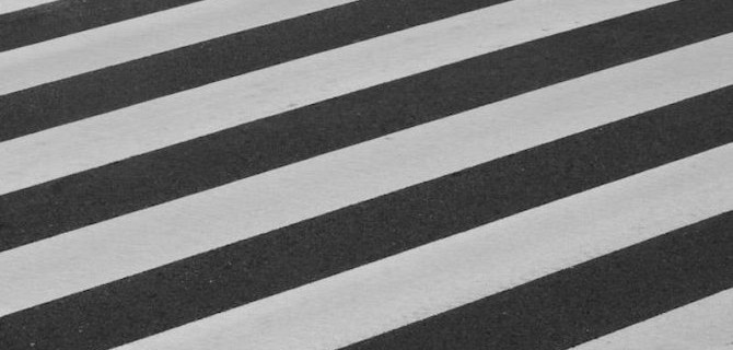 На севере Москвы каршеринг на переходе сбил ребенка