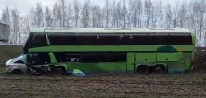 В Рязанской области столкнулись «Форд» и пассажирский автобус, погибли мужчина, женщина и ребенок