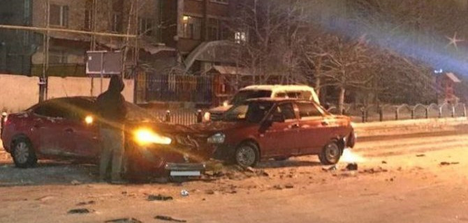 В массовом ДТП в Сургуте пострадали 4 человека