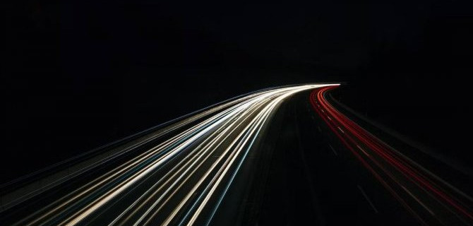 В Омской области водитель насмерть сбил 17-летнего подростка и скрылся