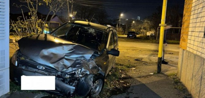 Две «Калины» столкнулись на перекрестке в Ставрополе, пострадали три человека
