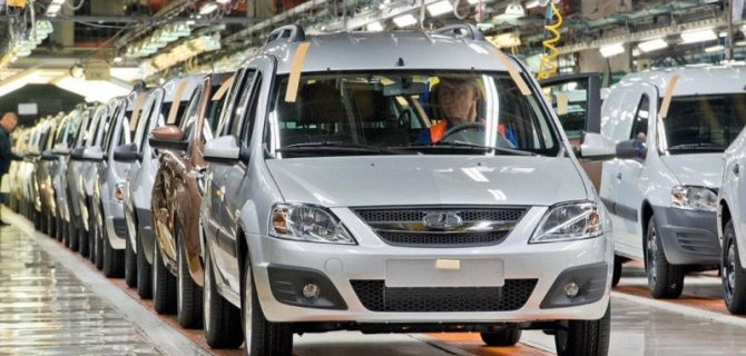 Возобновление производства Lada Largus могут отложить до будущей осени
