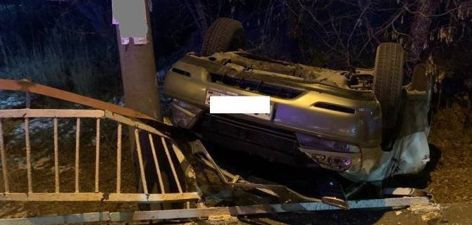 В Уссурийске опрокинулась «Тойота», водитель погиб