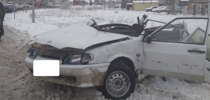 В Казани ВАЗ столкнулся с грузовиком, один человек погиб